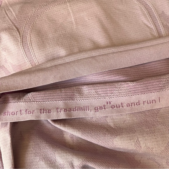Lululemon Run T Swiftly Tech Short Sleeve Rose Quartz Sz 6 EUC *SPECIAL EDITION* - Picture 10 of 12